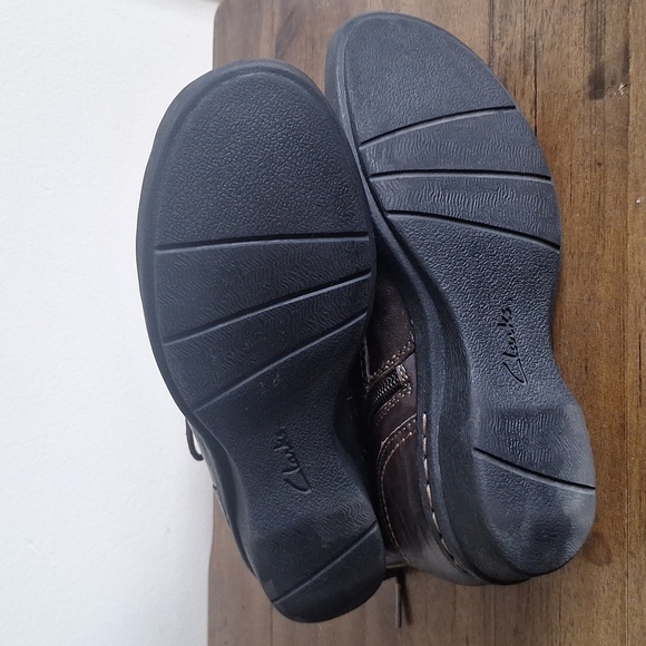 Clarks Collection  Dark Brown Lace-Up Boots Size 5M - Picture 7 of 10